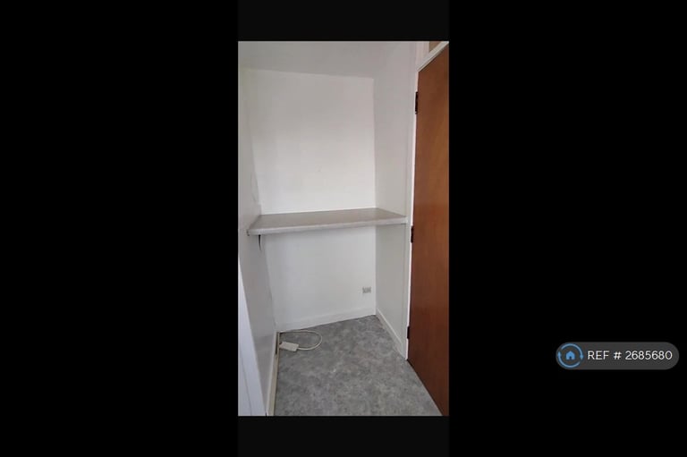 1 bedroom flat in Braehead Road, Cumbernauld, Glasgow, G67 (1 bed) (#2685680)