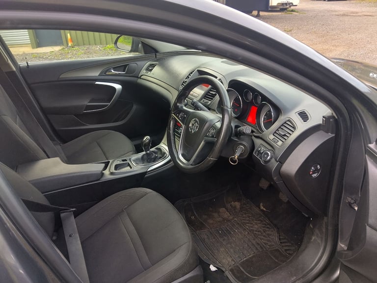 Vauxhall, INSIGNIA, Hatchback, 2011, Manual, 1956 (cc),5 doors - Image 6