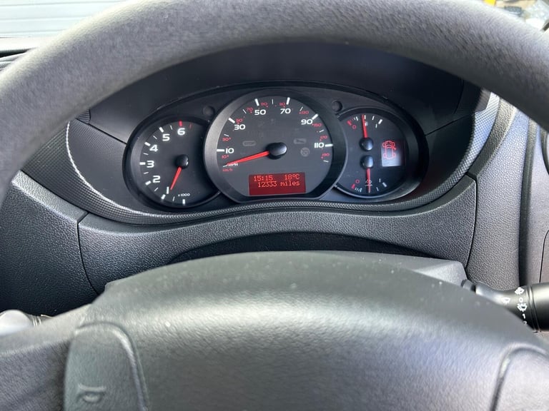 RENAULT MASTER 2.3 FWD SL28 dCi SWB LOW ROOF WHEELCHAIR ACCESS CREW Euro 6 NO VA