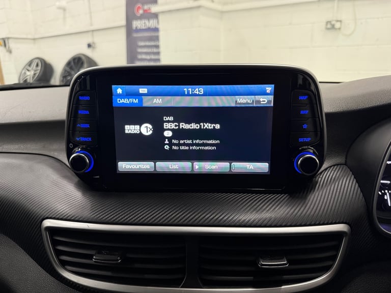 2018 68 HYUNDAI TUCSON 1.6 SE NAV CRDI 2WD MANUAL DIESEL WHITE EURO 6