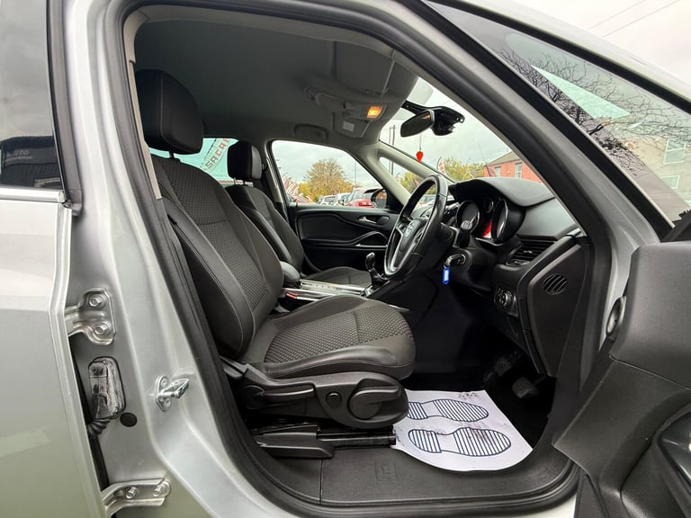 2016 Vauxhall Zafira Tourer 1.6 CDTi ecoFLEX Tech Line MPV 5dr Diesel Manual Euro 6 (s/s) (136 ps...
