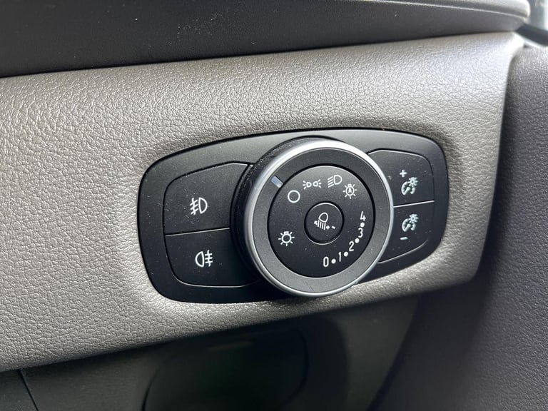 2020 Ford Transit Custom 320LWB Limited DCIV 2.0L 185PS AUTO Silver