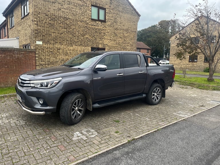 TOYOTA HILUX 2020 2.4 DIESEL AUTOMATIC NEW MOT