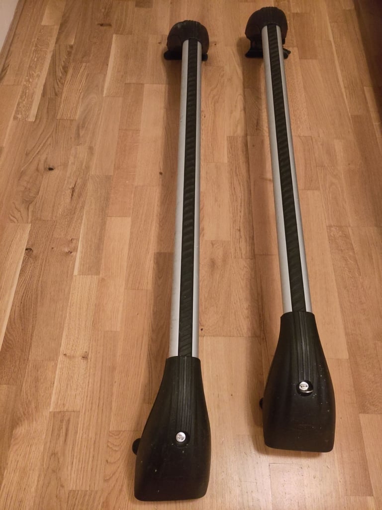 Genuine Ford roof bars for Focus 2011-2018 - for collection in person only