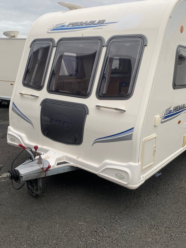 Baileys Pegasus 534 4 berth 2011 fixed bed end bathroom motor mover nice van 