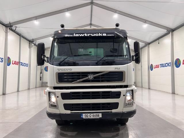 Volvo FM 380 8x4 Day Cab Steel Tipper Manual