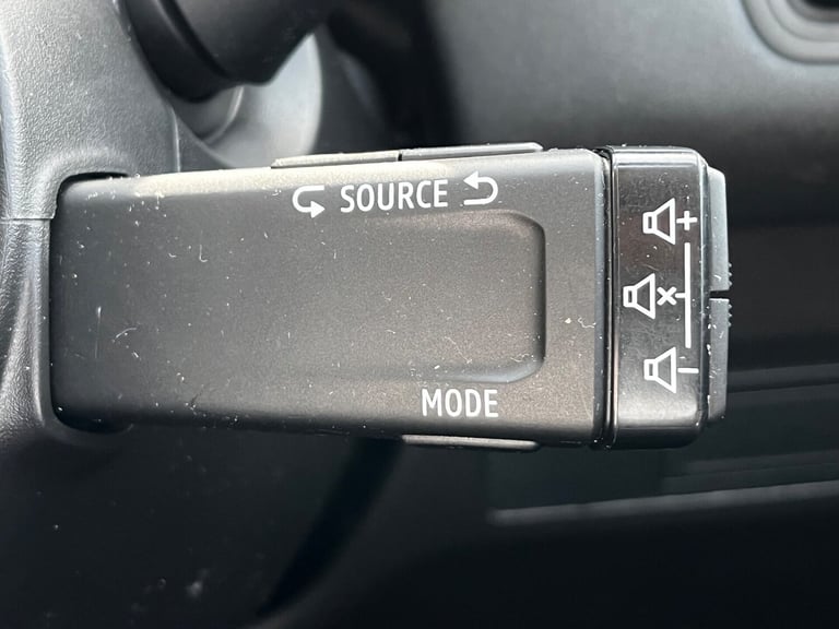 2020 Renault Captur ICONIC TCE Hatchback Petrol Manual