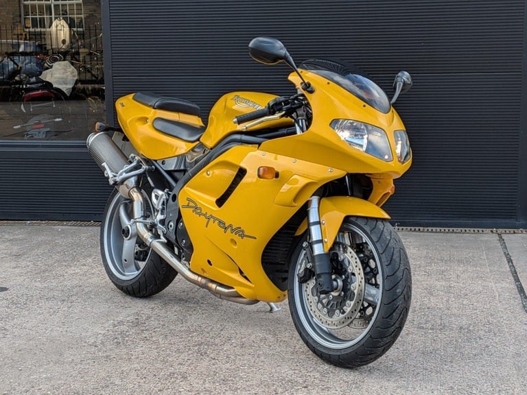 TRIUMPH DAYTONA 955i SS - 2005 05 - REALLY NICE CLEAN BIKE