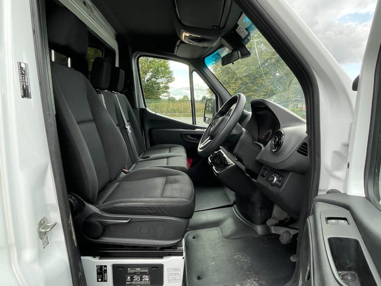 MERCEDES-BENZ SPRINTER 2.0 CDI 315 PROGRESSIVE 14FT LUTON WITH TAIL LIFT EURO 6