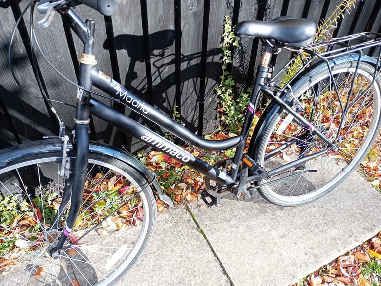 Ladies Ammoco Madrid bike, 7 speed, 18inch frame, in good condition