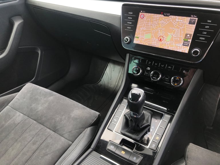 2018 Skoda Superb 2.0 TDI CR SE Technology 5dr DSG [7 Speed] ESTATE Diesel Automatic