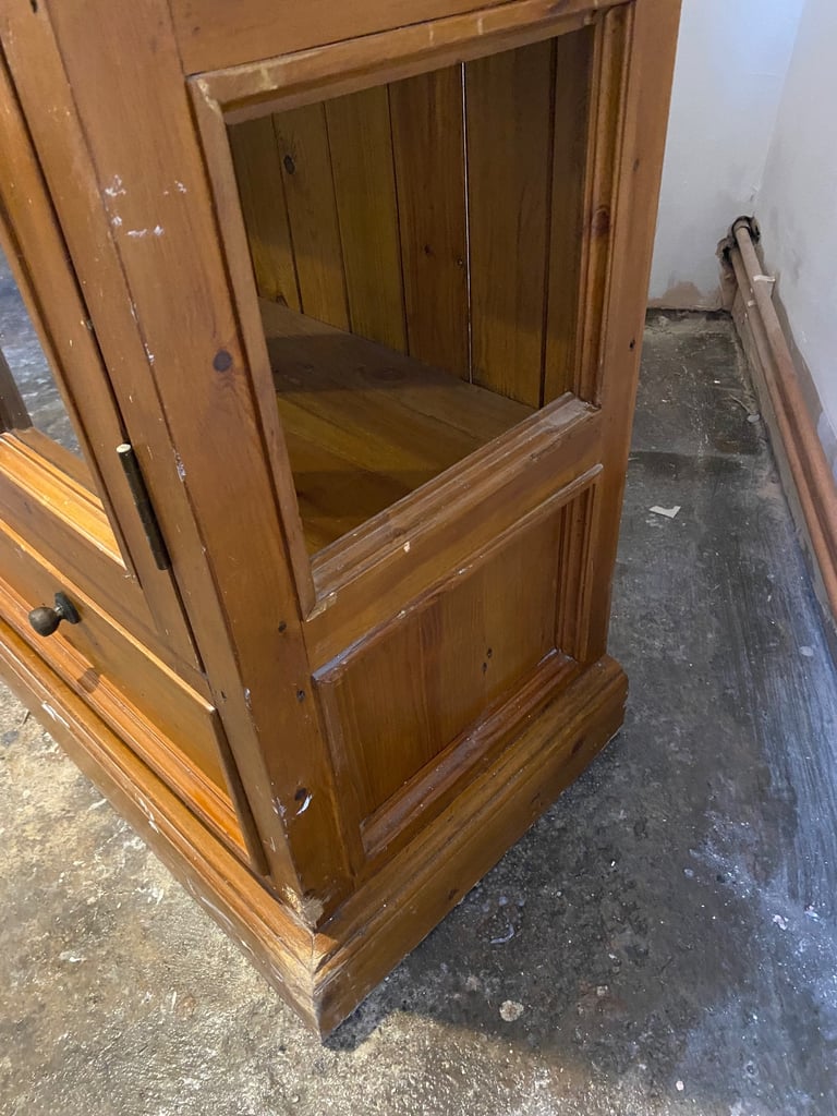 LARGE CUPBOARD DISPLAY CABINET STORAGE UNIT 