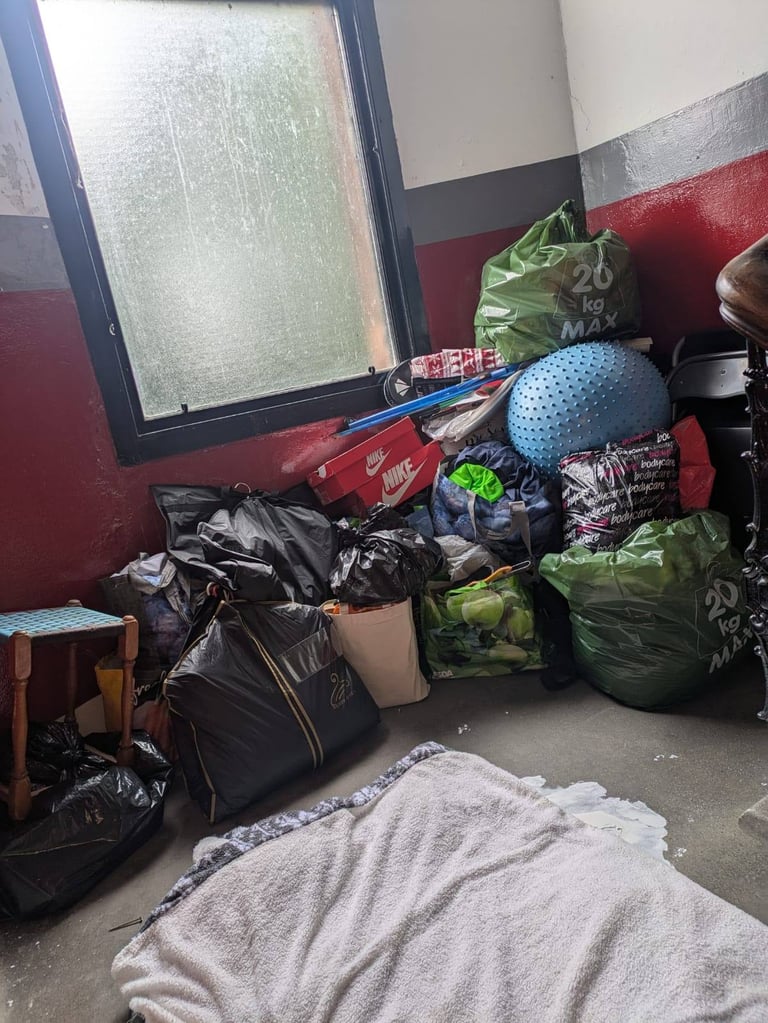 RUBBISH REMOVAL FROM £45 - BINS EMPTIED - HOUSE/GARDEN/GARAGE CLEARANCE - COUCH/MATTRESS UPLIFT 