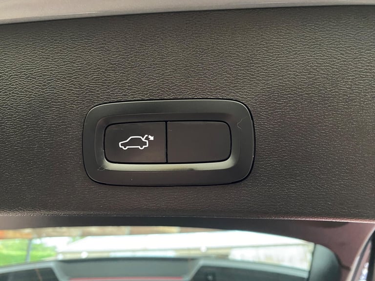 2021 Volvo XC40 2.0 B4 MHEV R-Design Auto Euro 6 (s/s) 5dr ESTATE Petrol/Electric Hybrid Automatic