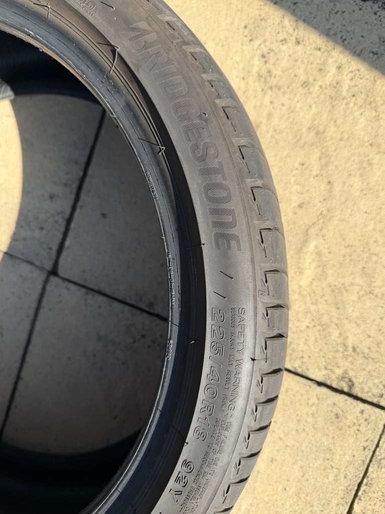 3x good tread Bridgestone Turanza T005 225/40R18 tyres