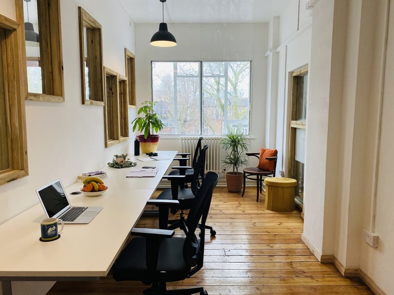  Office | Creative Space | Beauty Room | Workspace | Commercial unit in Leytonstone East London E10 