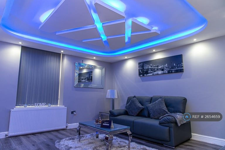 1 bedroom flat in Claremont, Bradford, BD7 (1 bed) (#2654659)