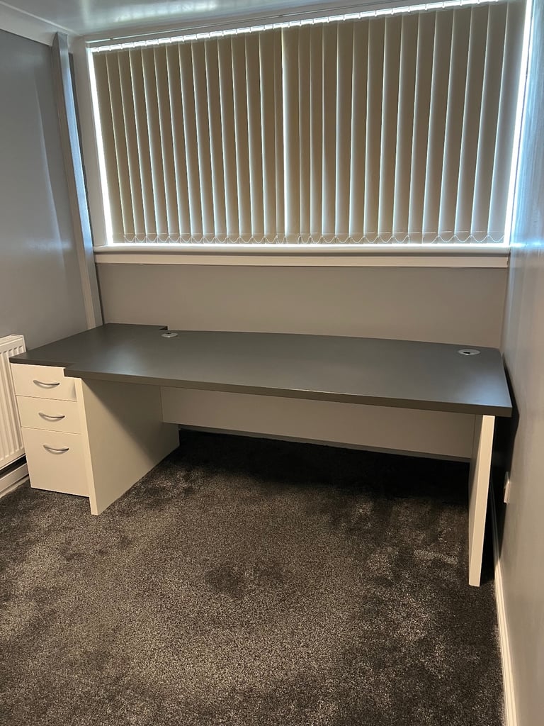 graphite-grey-premium-executive-bow-fronted-desk-with-white-legs-