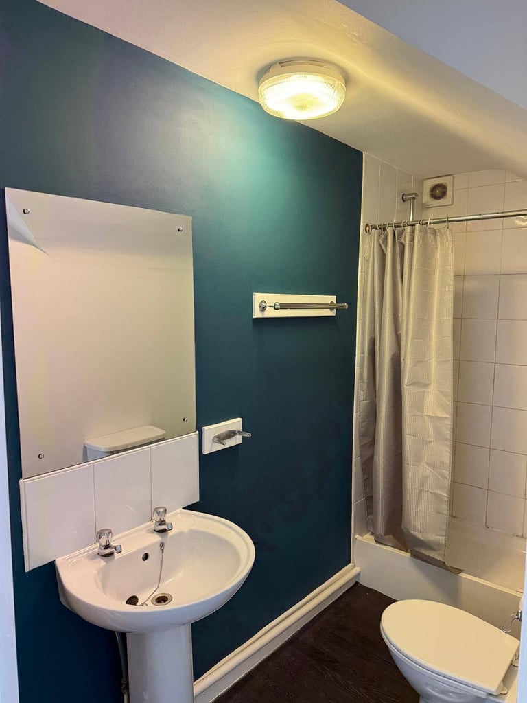 Shared Room for Rent in a Spacious, Friendly House at S6
