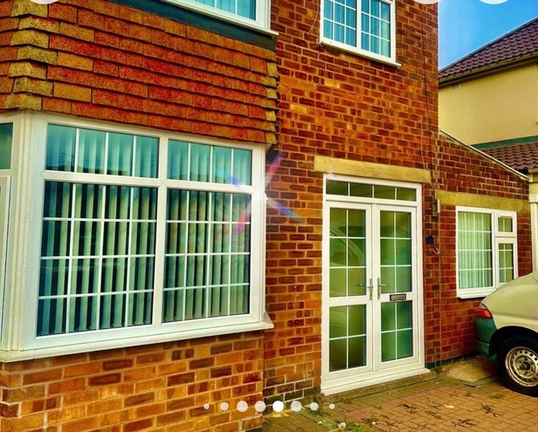 6 Bed Beautiful spacious house with drive 