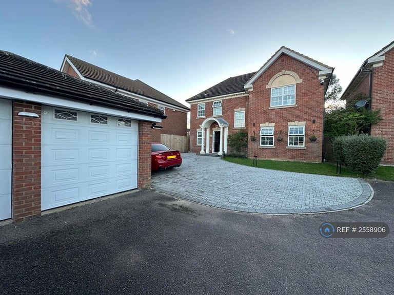 image for 5 bedroom house in Hayton Close, Luton, LU3 (5 bed) (#2558906)