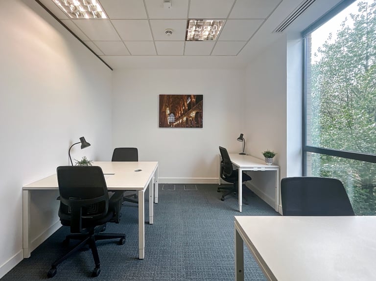 High Wycombe - HP14 3FE, 4 Desk serviced office to rent at Beacon House