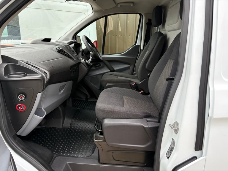 2015 Ford Transit Custom 2.2 TDCi 100ps Low Roof Van ECOnetic PANEL VAN Diesel Manual