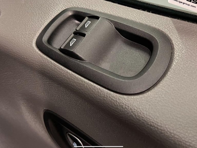 2022 Ford Transit 2.0 350 EcoBlue HD Leader DROPSIDE Cab 2dr Diesel Manual RWD L4 Euro 6 (s/s DRO...