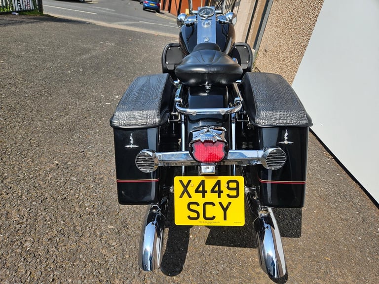 Harley-Davidson FLHR 1450 road king. Superb looking cruiser 