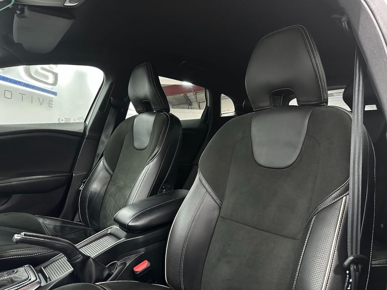 2017 Volvo V40 2.0 D2 R-Design Nav Plus Auto Euro 6 (s/s) 5dr HATCHBACK Diesel Automatic