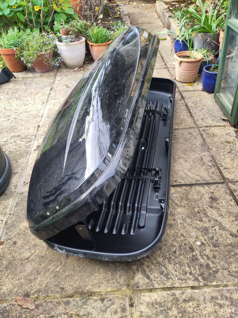 Ocean 600 330L Roof Box - collection in person only