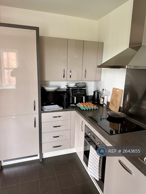 2 bedroom flat in Scampston Drive, East Ardsley, Wakefield, WF3 (2 bed) (#2643655)