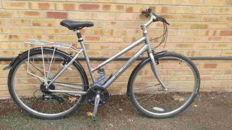 image for Lightweight Aluminium Specialized Globe hybrid bike in good condition with suspension seatpost