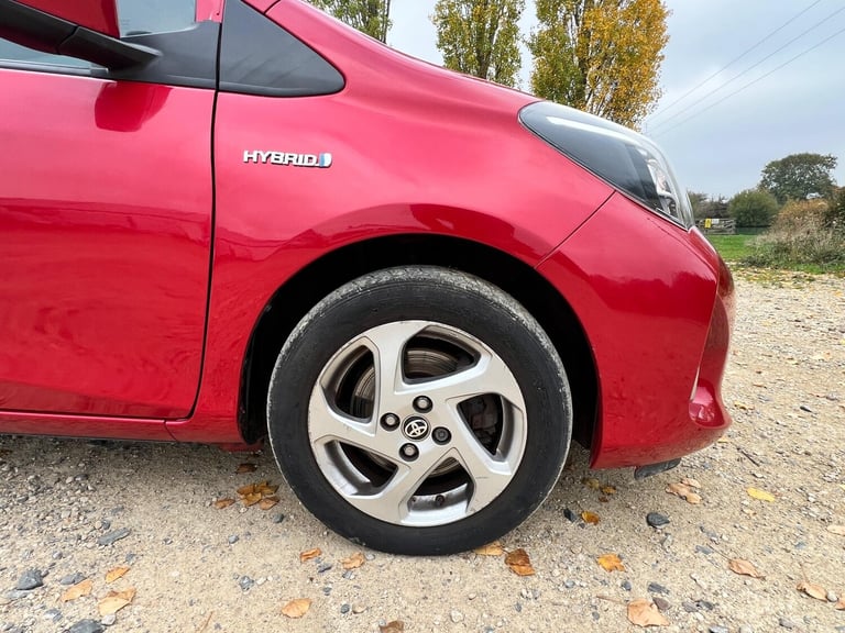 2016 Toyota Yaris 1.5 VVT-h Icon E-CVT Euro 6 5dr HATCHBACK Petrol/Electric Hybrid Automatic