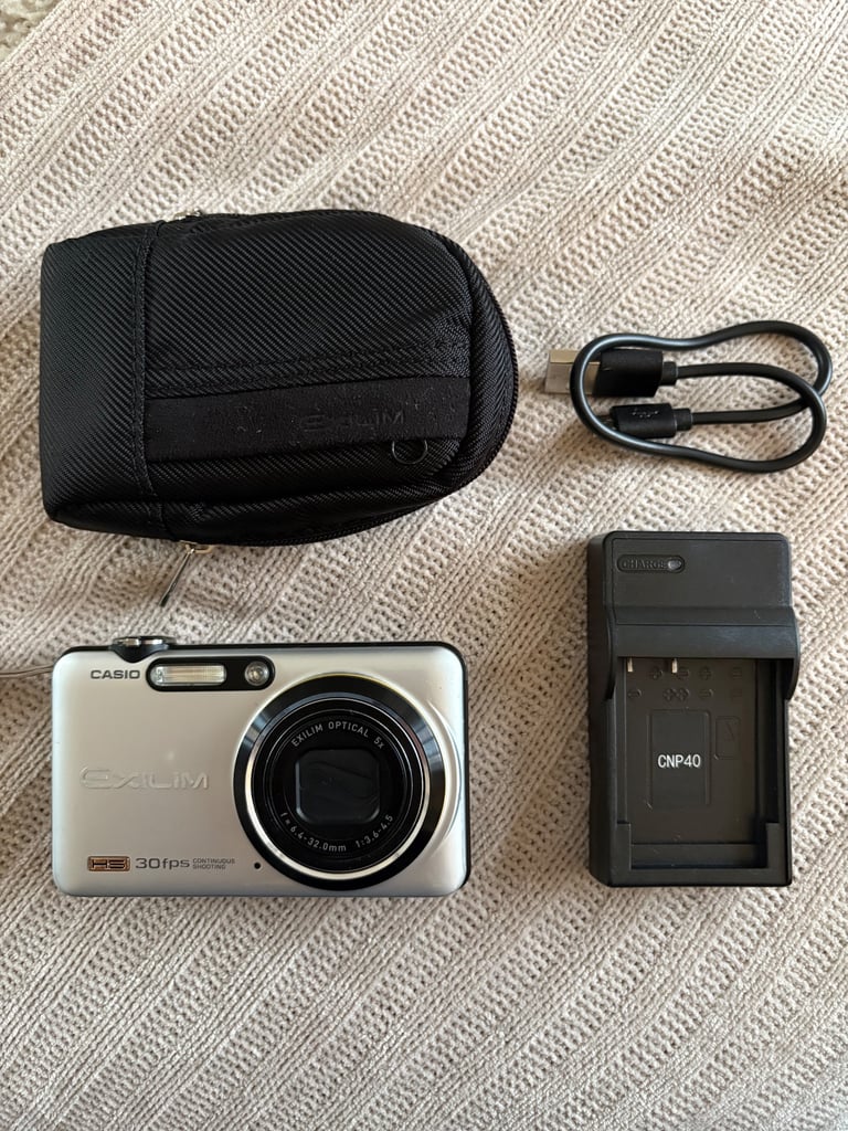 Casio Exilim EX-FC100 Digital Camera