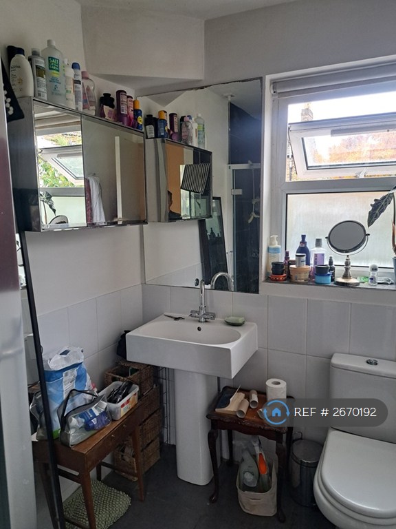 3 bedroom house in Jennings Road, London, SE22 (3 bed) (#2670192)