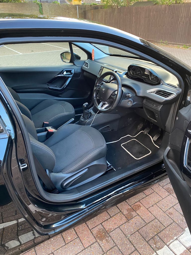 Peugeot, 208, Hatchback, 2017, Manual, 1199 (cc), 3 doors 