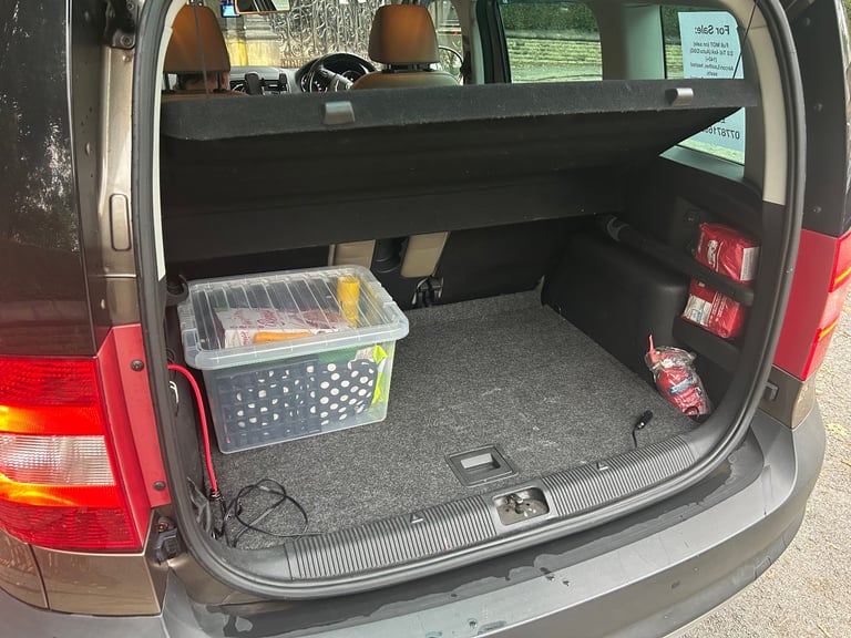 Skoda, YETI, Hatchback, 2010, Semi-Auto, (DSG) 1968 (cc), 5 doors