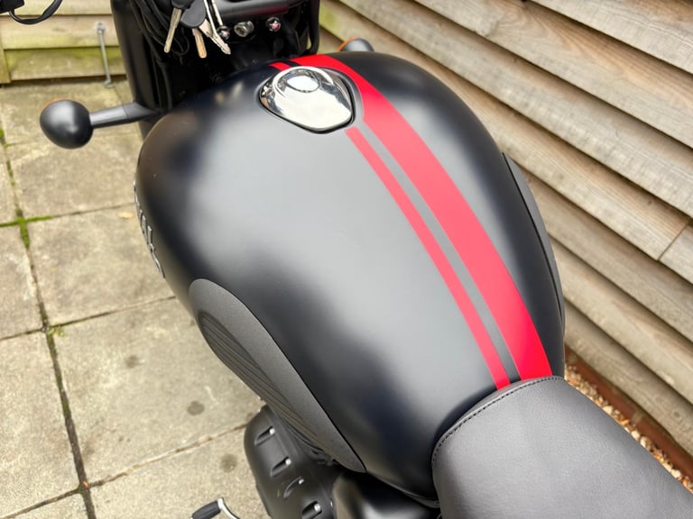 2023 / 23 Royal Enfield CLASSIC 350 £3500 Black 201 miles.