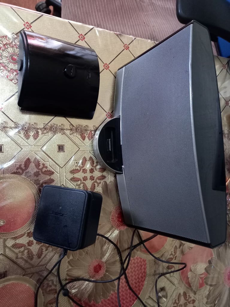 bose sound bock portable digital music system full working 