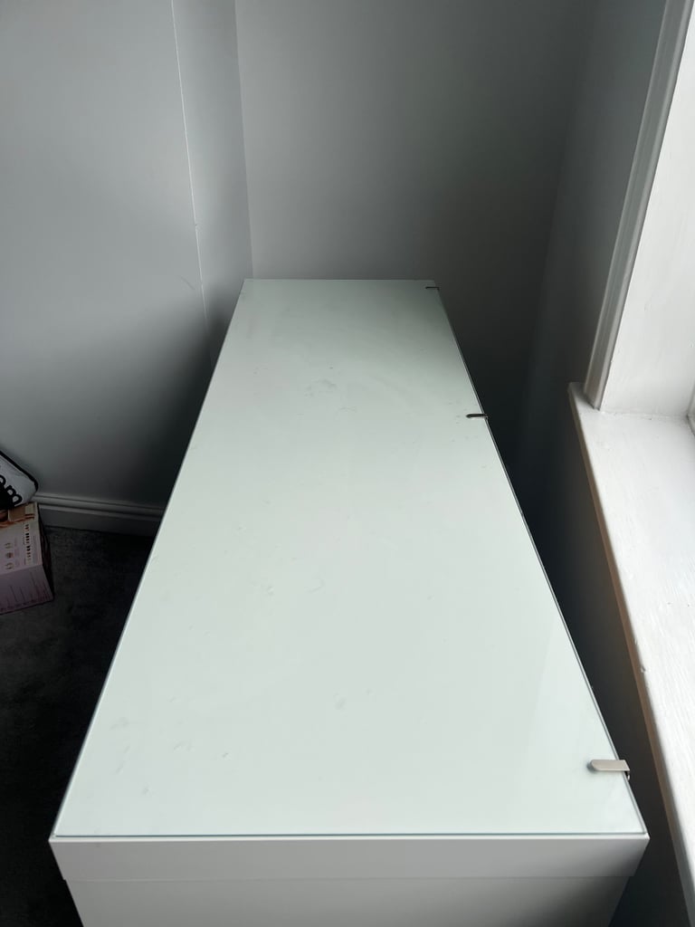 IKEA MALM Dressing table (white) 