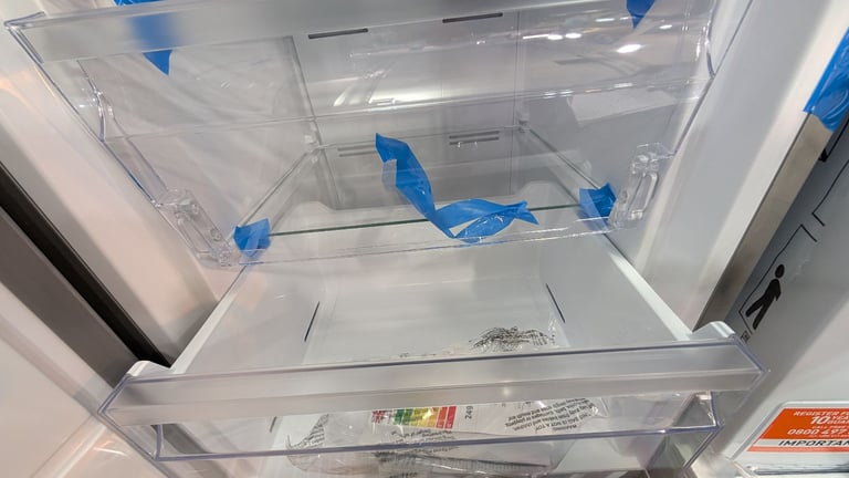 SMEG SILVER FROST FREE 186CM FREEZER-HUGE 280L CAPACITY-REVERSIBLE DOOR-WOW-TOP SPEC-EX DISPLAY