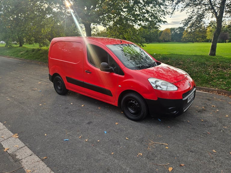 Peugeot partner 1.6hdi economy model van 1OWNER FULL SERVICE HISTORY LOW MILES 