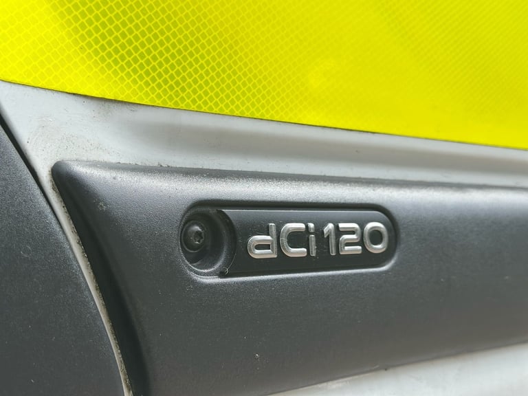 2006 Renault Master LOW MILEAGE AUTOMATIC Ex ambulance ideal Campervan project!