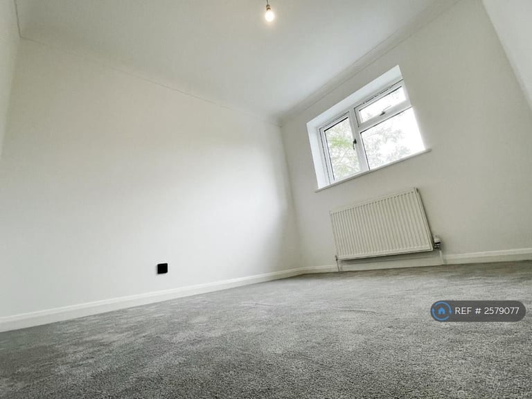 3 bedroom house in Rillington Gardens, Milton Keynes, MK4 (3 bed) (#2579077)