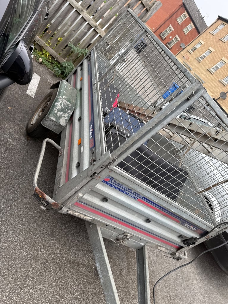 Tilt trailer