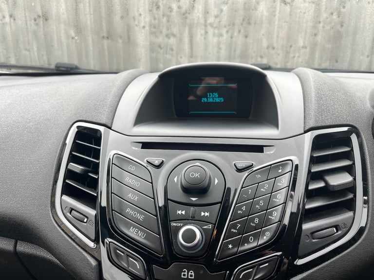 Ford, FIESTA, Hatchback, 2014, Manual, 1241 (cc), 3 doors