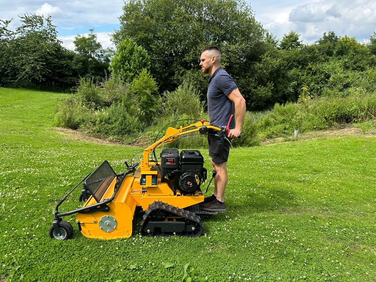 RAPTOR X Pedestrian Track Flail mower * VIDEO * Key Start 13.5HP Briggs & Stratton Engine
