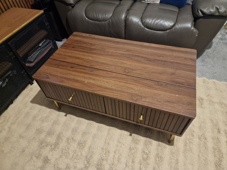 JD Williams Gray & Osbourn Lift up Coffee Table Used