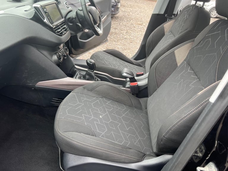 PEUGEOT 2008 1.2 PureTech Active 2015